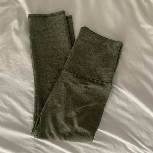 olive Lululemon cropped leggings - Picture 3 of 4